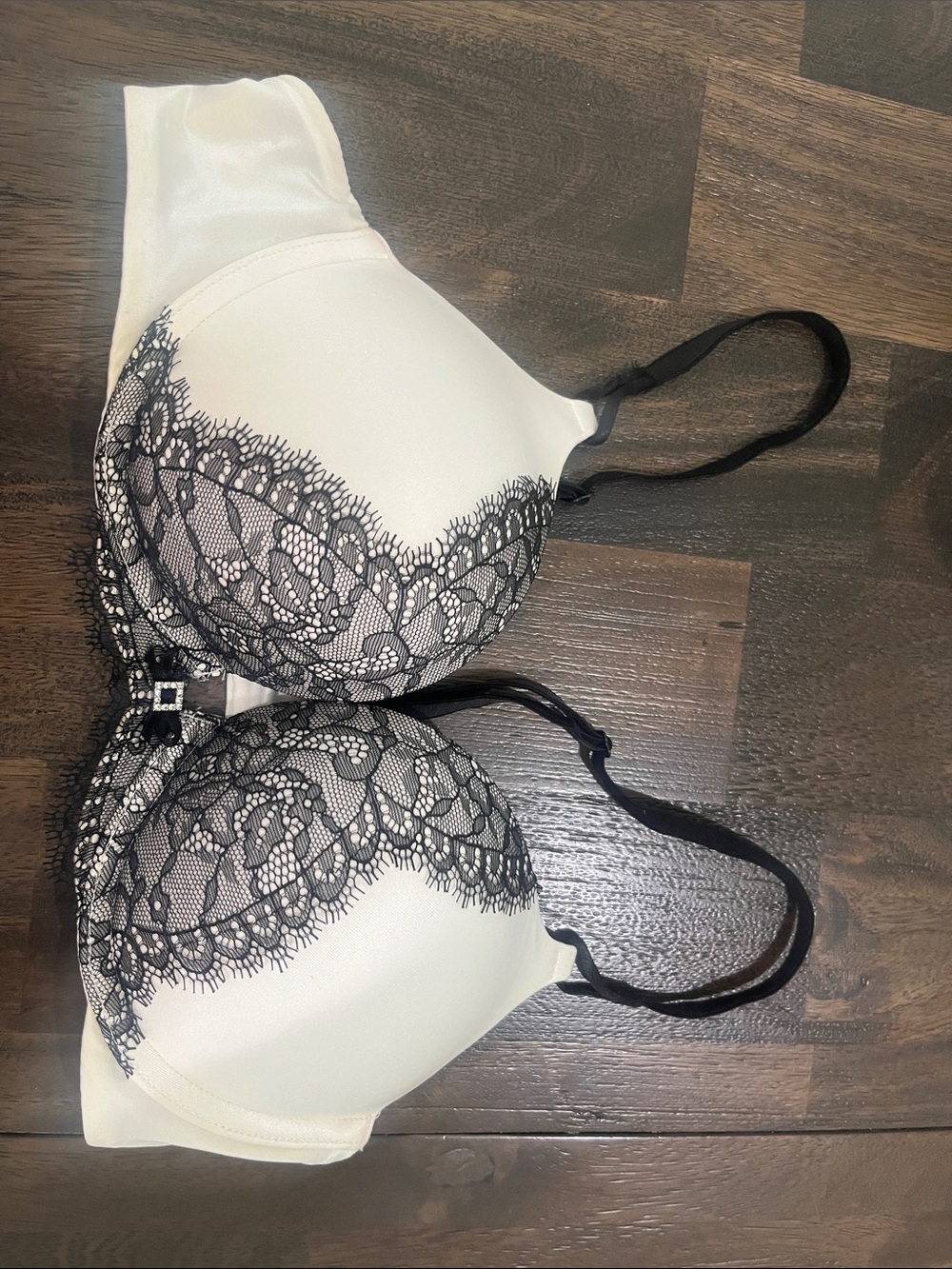 Victoria's Secret Miraculous Plunge 36A 36 A Ivory & Black Lace Push-Up Bra